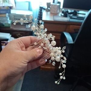 Elegant Pearl and Crystal Hair Comb